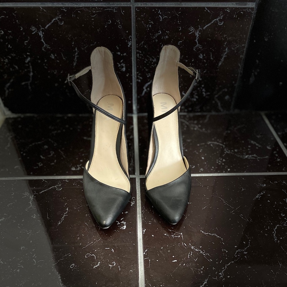 MIA Stiletto Curved Design Pointy